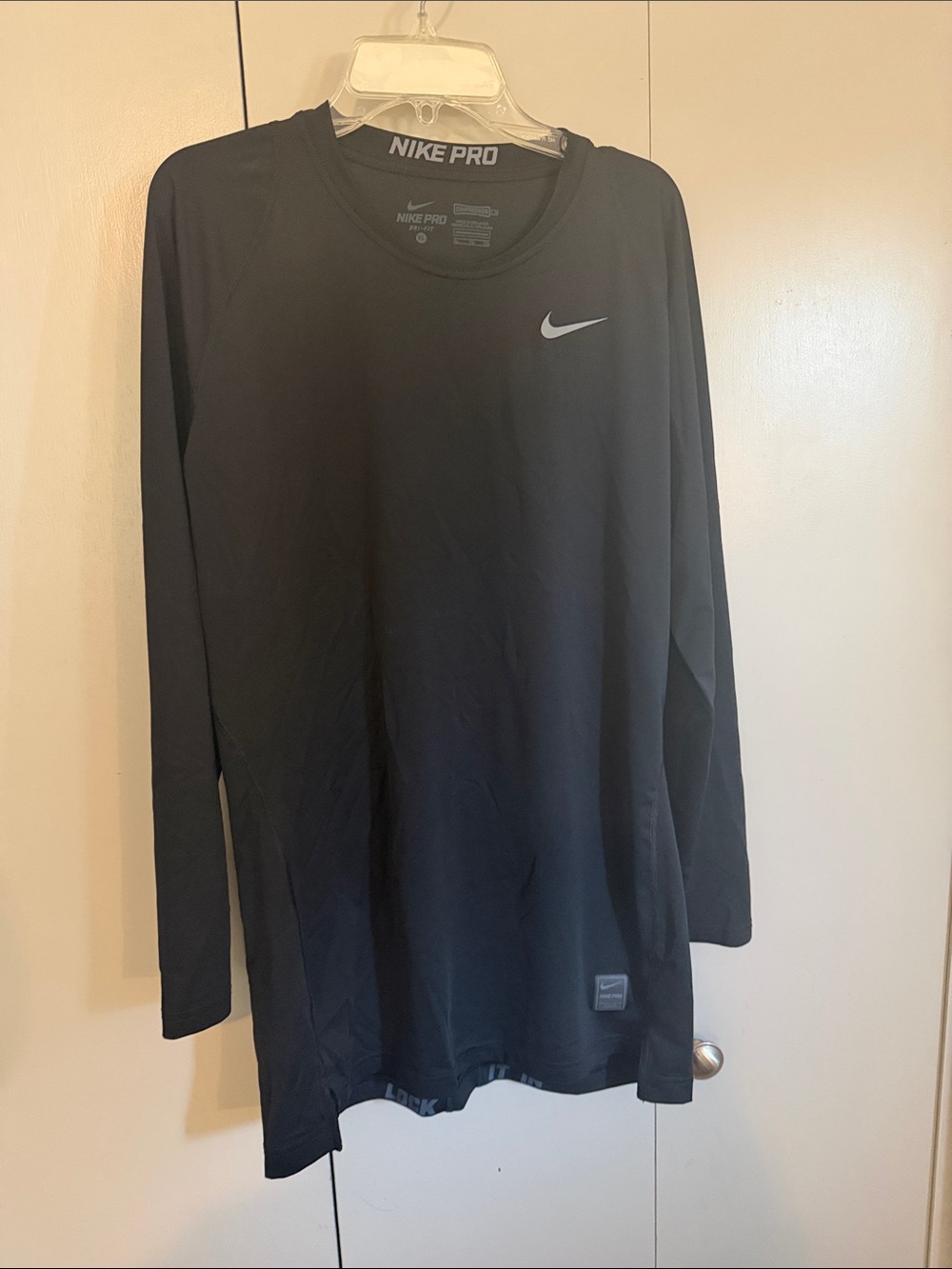 Nike Men’s Long-Sleeve Performance Top - Black